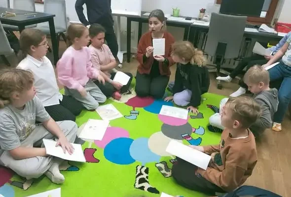 Bajkoterapia w hrubieszowskiej bibliotece — lekcja oswajania lęków przed nauką