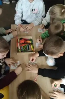 Biblioterapia w świetlicy: dzieci odkrywały supermoce i uczyły się współpracy