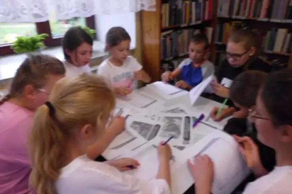 Lekcja biblioteczna w Kryłowie: uczniowie odkrywali tajniki książek