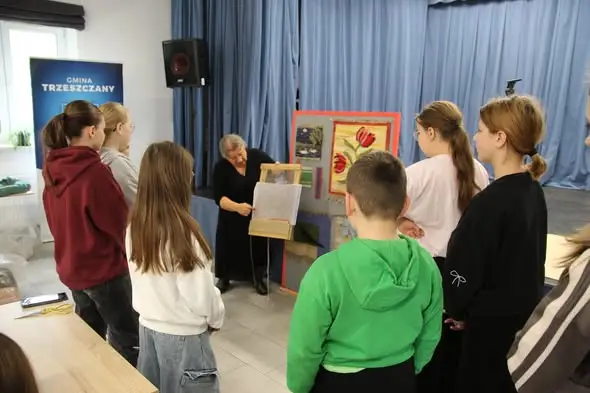 „Odkrywcy sztuki” – warsztaty artystyczne w Trzeszczanach nabierają tempa